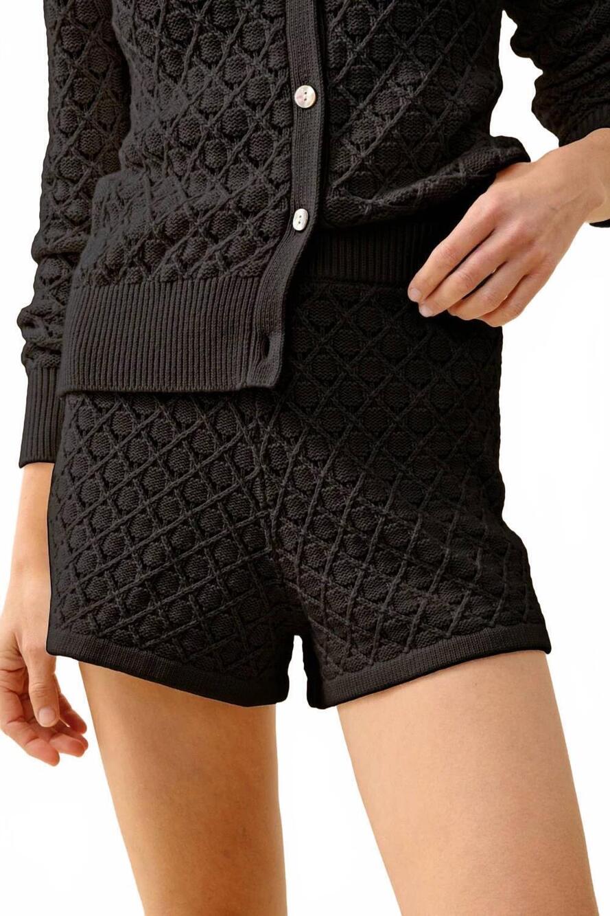 NEW KILTE women's laura short in black lead